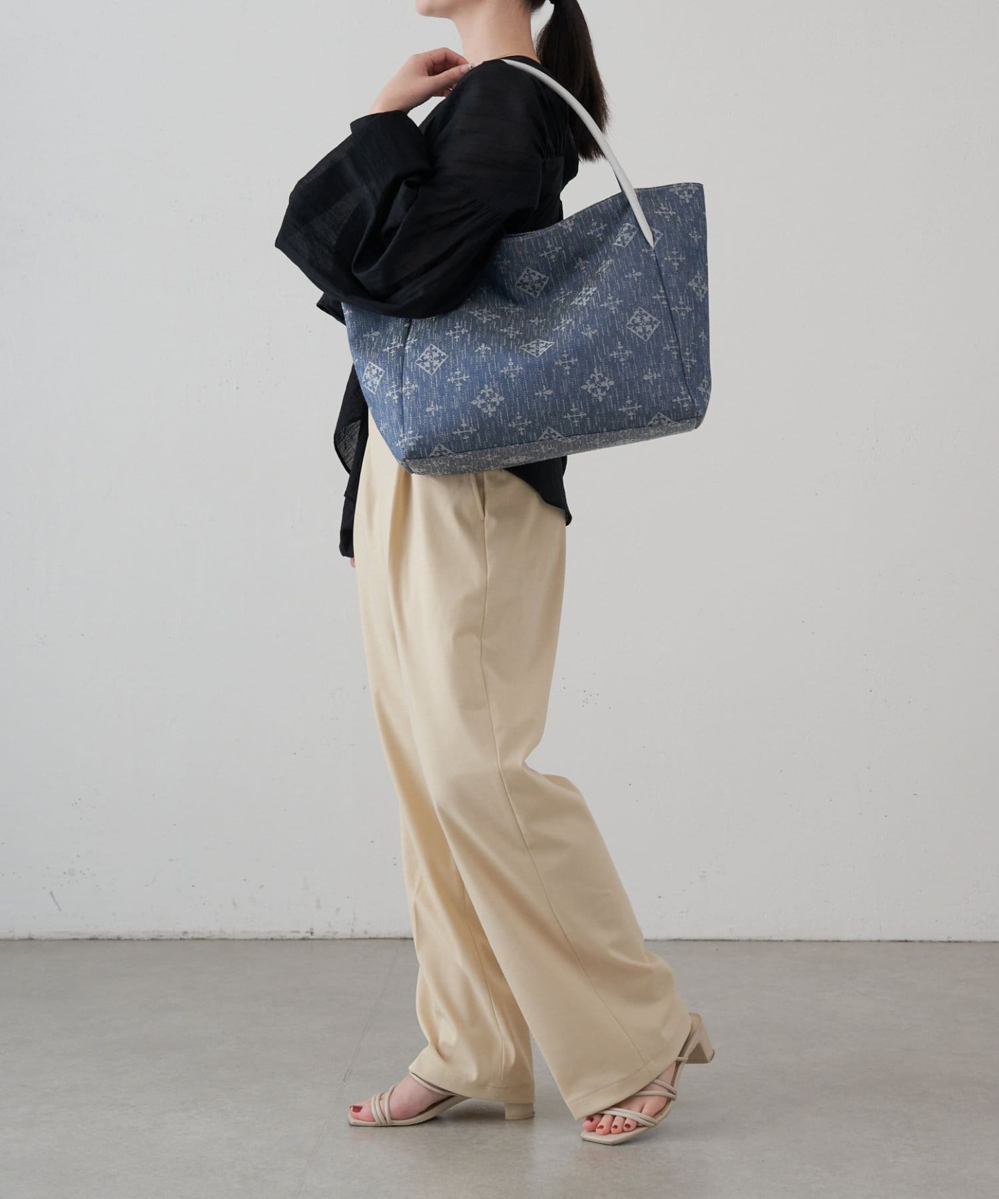 *4-6 WEEKS* (254) LIMITED EDITION Russet [Denim jacquard] Simple tote bag Indigo